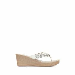 Pavers White Wedge Toe Post Sandals
