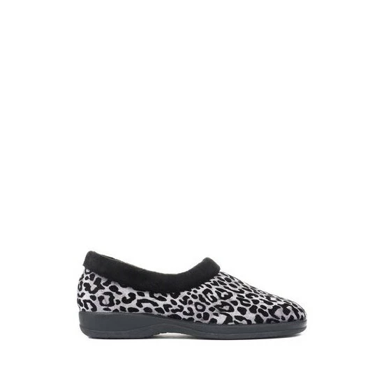 unnamed-file-3168.jpg Pavers Ladies Full Slippers With Flower Embellishment Leopard Print -Pavers Sales Store unnamed file 3168